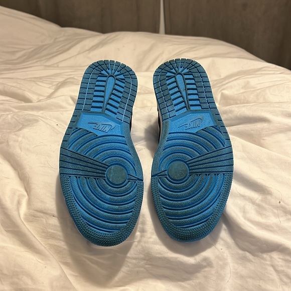 Jordan 1 low UNC 2021 Size US 8 - Picture 6 of 6